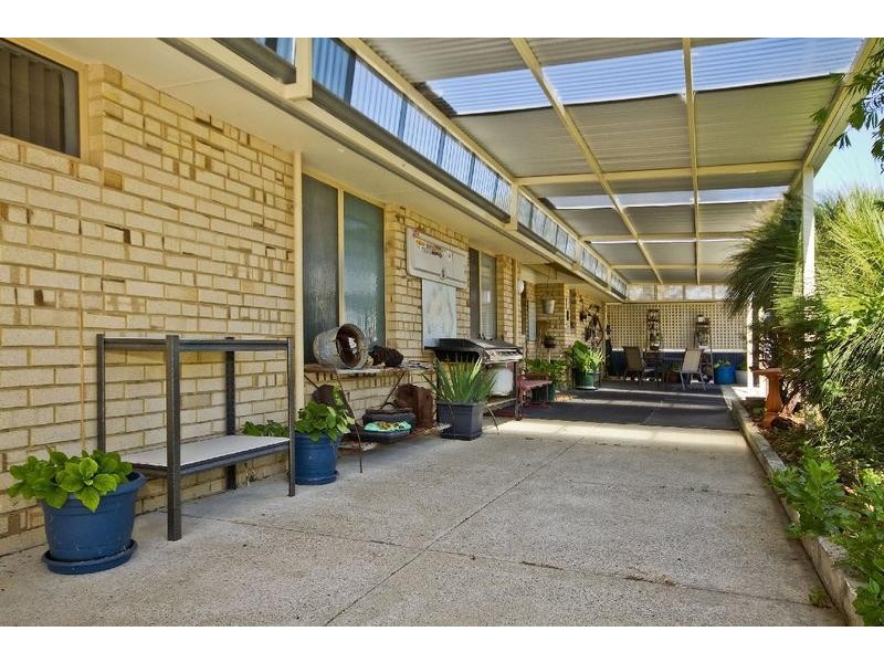 417 Russell Road, Munster WA 6166