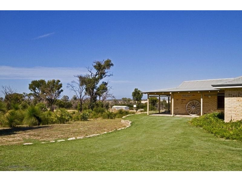 417 Russell Road, Munster WA 6166