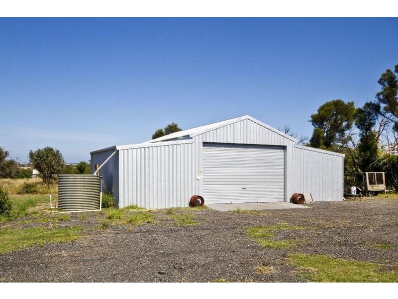 417 Russell Road, Munster WA 6166