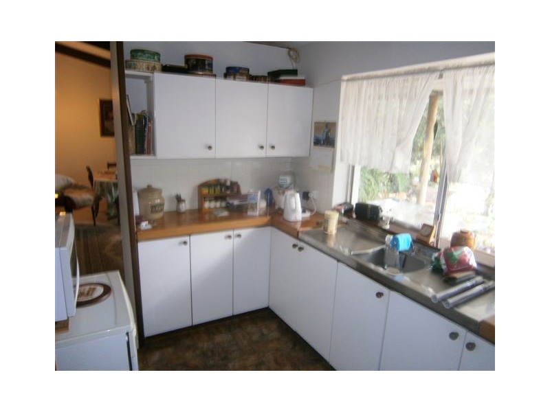 14 Colin Street, Merredin WA 6415