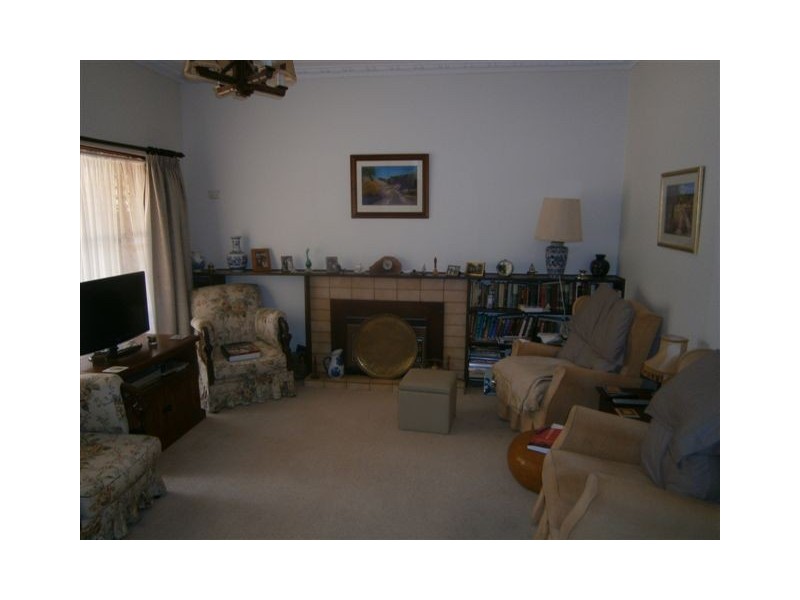 14 Colin Street, Merredin WA 6415