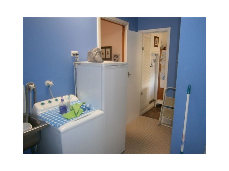 14 Colin Street, Merredin WA 6415