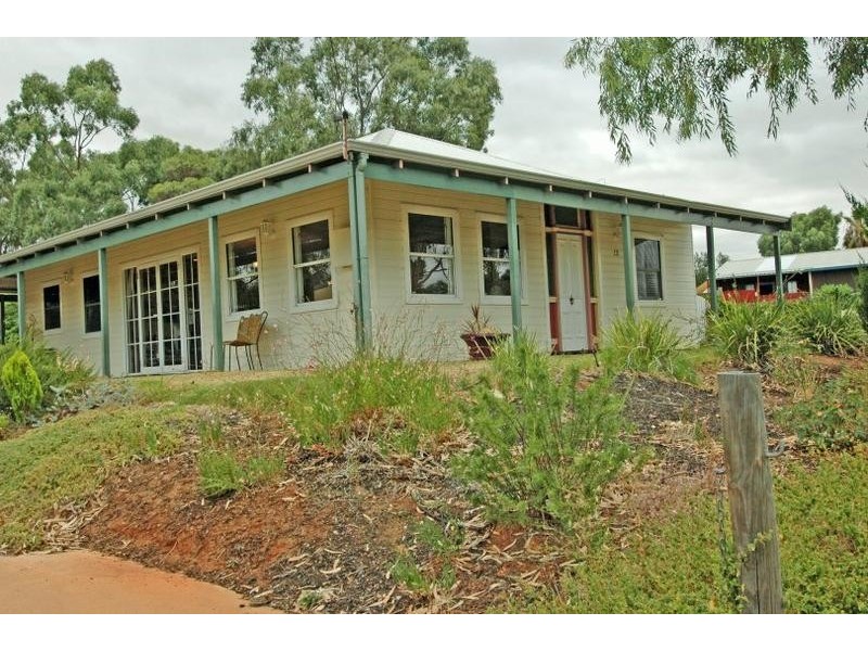 12 Hope Street, York WA 6302