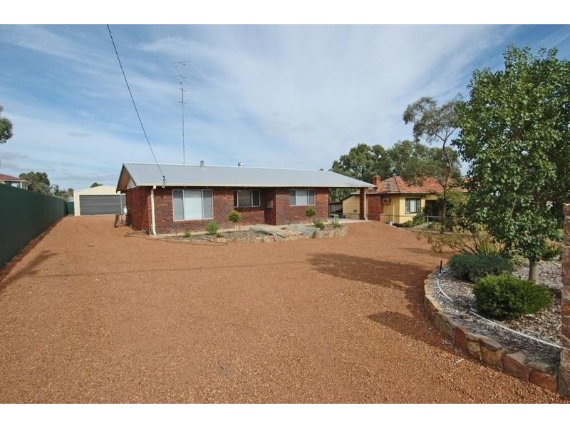 13 Thomson Street, York WA 6302
