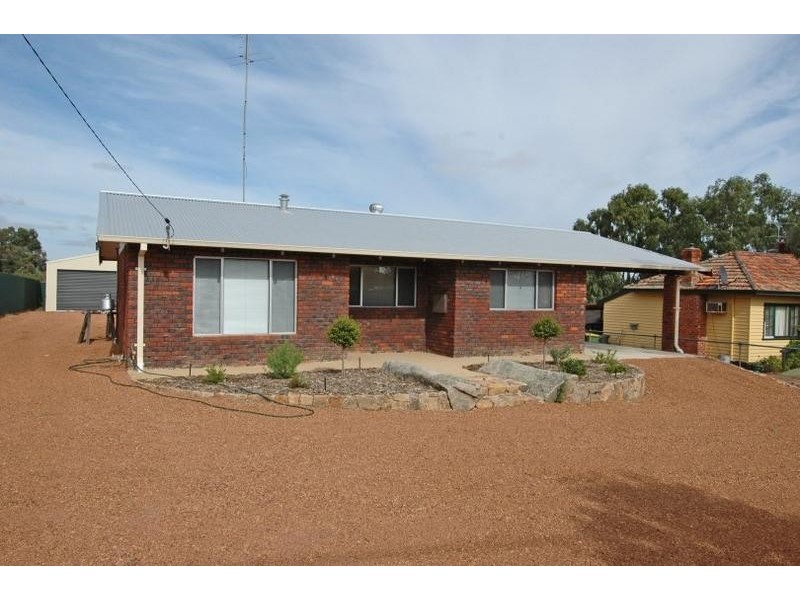 13 Thomson Street, York WA 6302