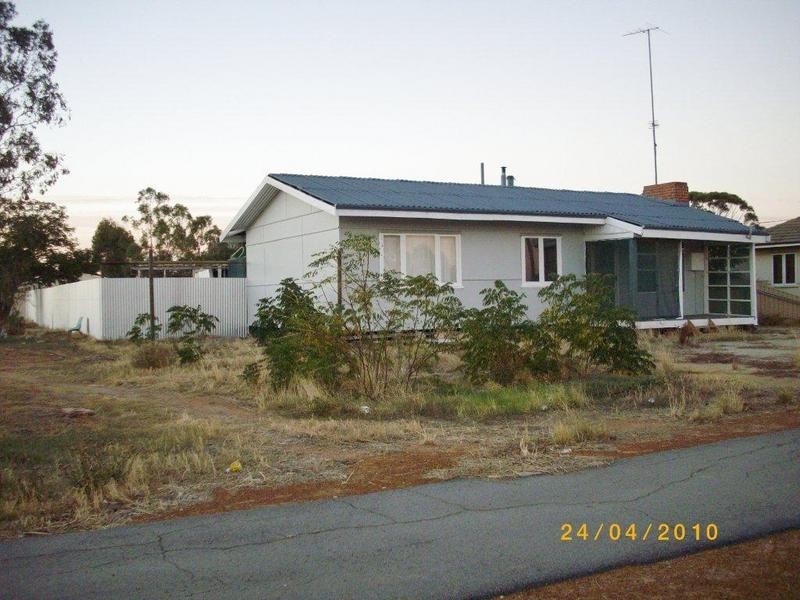 103 Hammond Street, Kellerberrin WA 6410