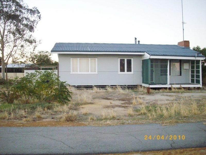 103 Hammond Street, Kellerberrin WA 6410