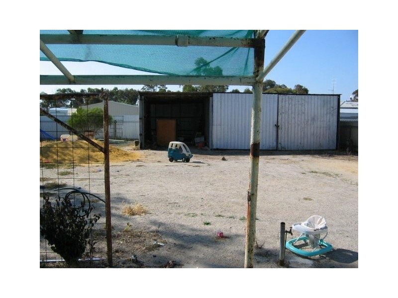 103 Hammond Street, Kellerberrin WA 6410