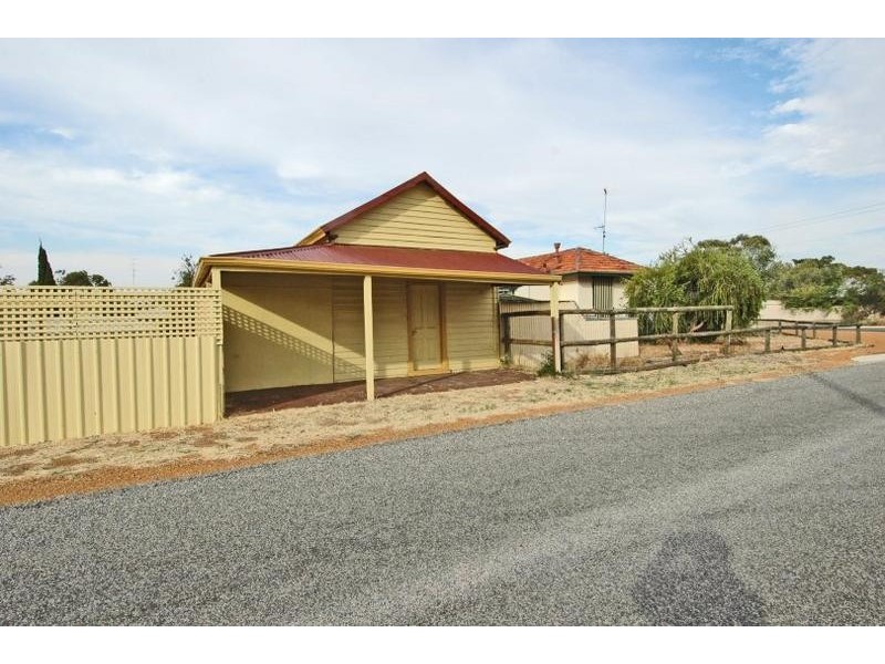 24 Railway Street, Beverley WA 6304