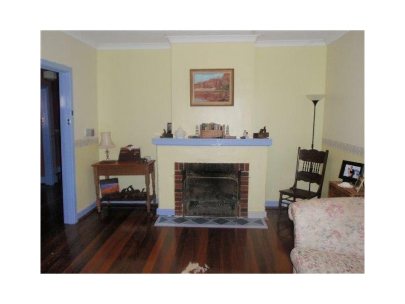 67 James Street, Kellerberrin WA 6410