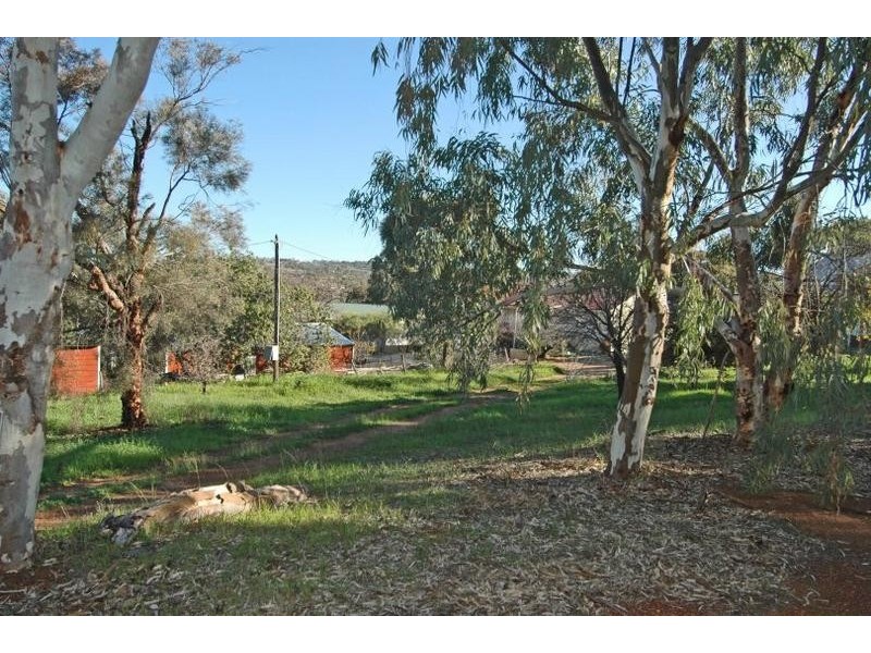 17 Harriott Street, York WA 6302