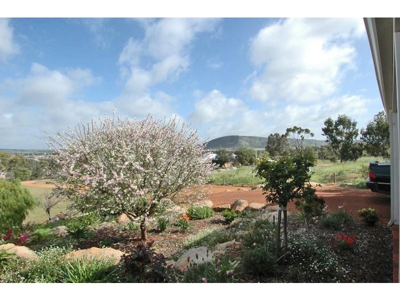 51 Herbert Road, York WA 6302