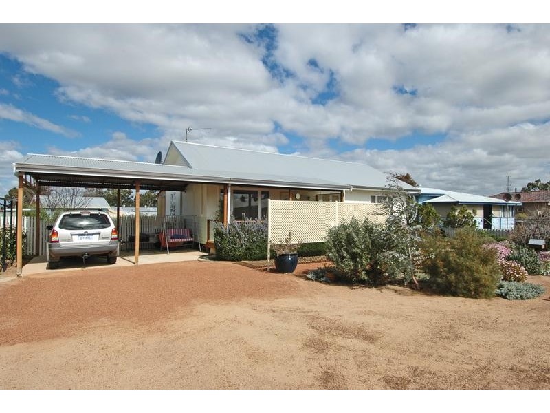 4 Charlton Road, Quairading WA 6383