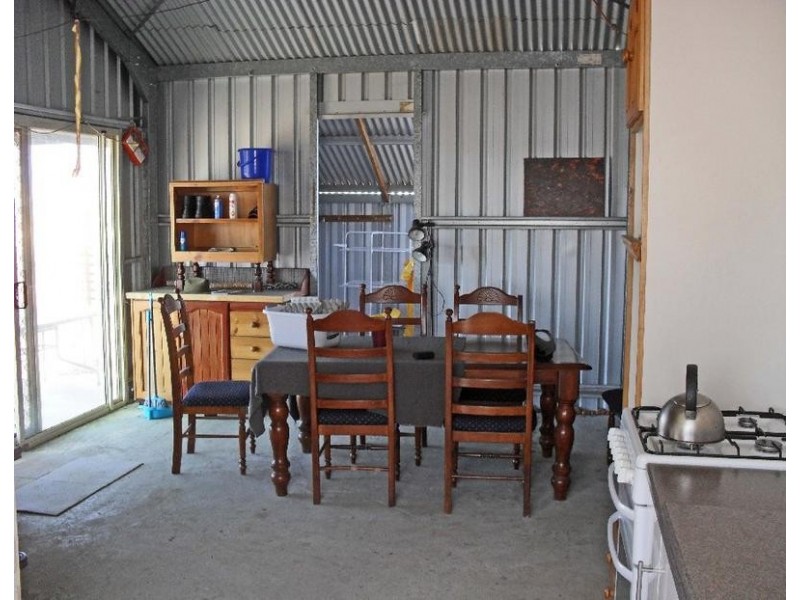 361 PARKER RD, Northam WA 6401