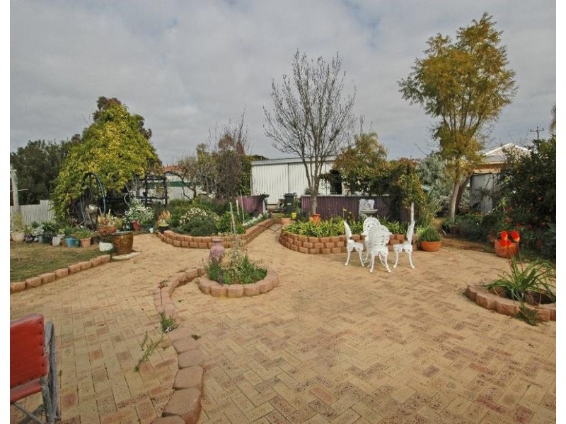 97 McLennan, Quairading WA 6383