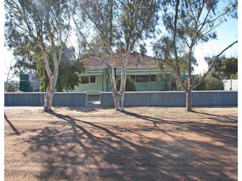 1/2 Barr & Levitt, Doodlakine WA 6411