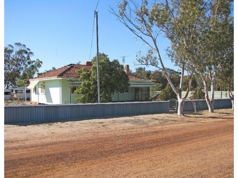 1/2 Barr & Levitt, Doodlakine WA 6411