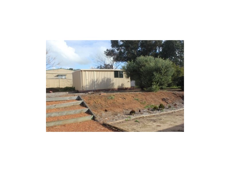 9 Maud Street, York WA 6302