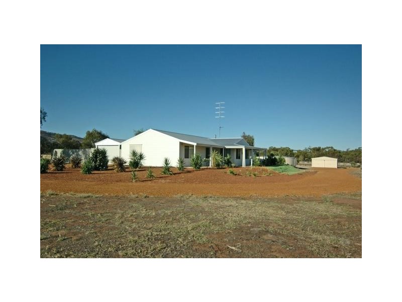 8 Tenth Road, York WA 6302
