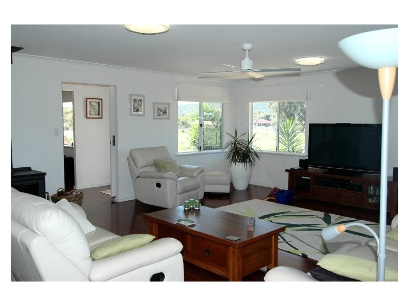 8 Tenth Road, York WA 6302