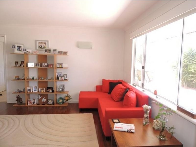 8 Tenth Road, York WA 6302