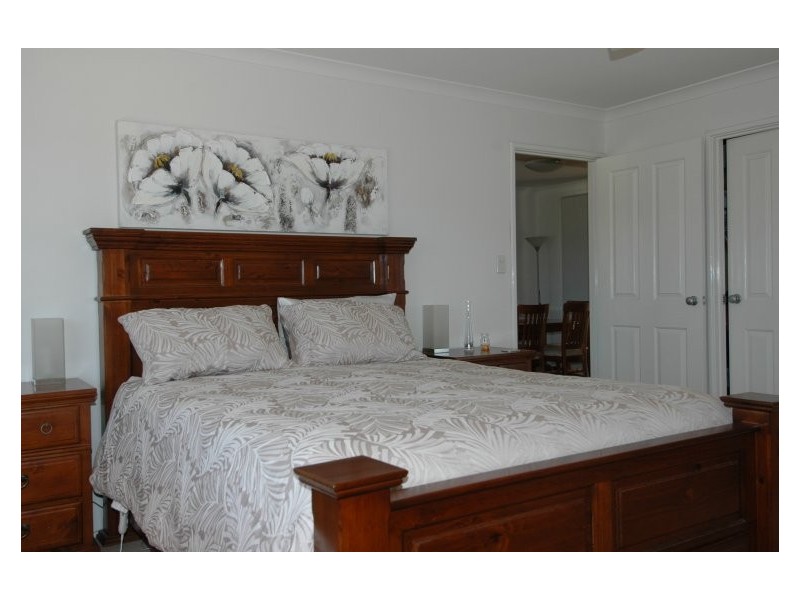 8 Tenth Road, York WA 6302