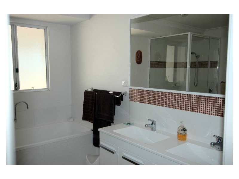 8 Tenth Road, York WA 6302