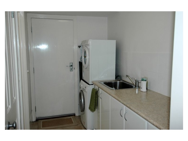 8 Tenth Road, York WA 6302