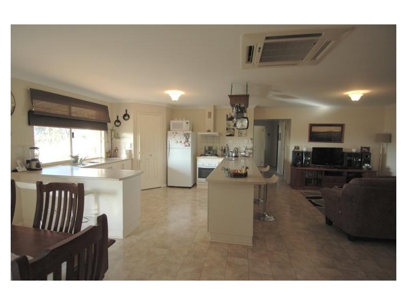 41 Tenth Road, York WA 6302