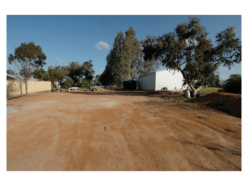 41 Tenth Road, York WA 6302