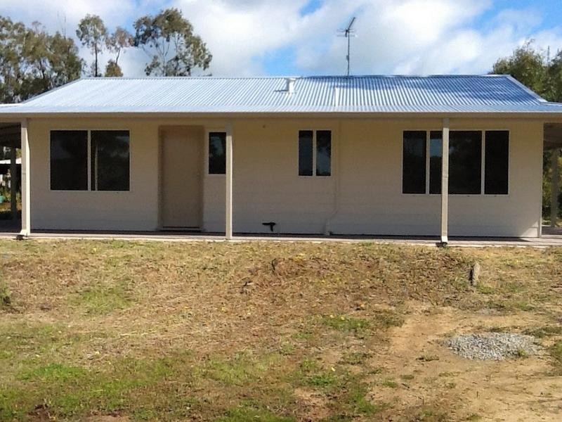 2 Eighth Road, York WA 6302