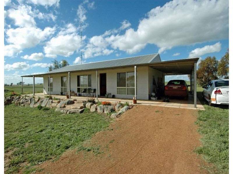 165 Peacock Road, Northam WA 6401