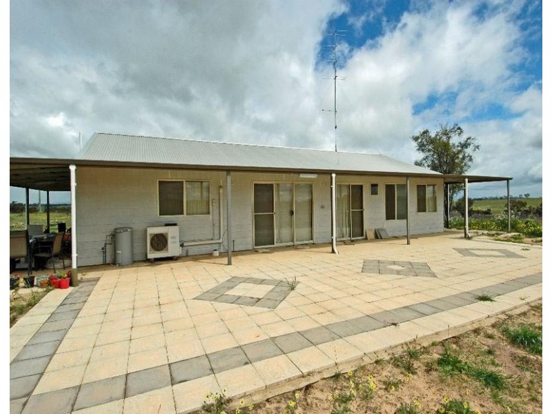 165 Peacock Road, Northam WA 6401