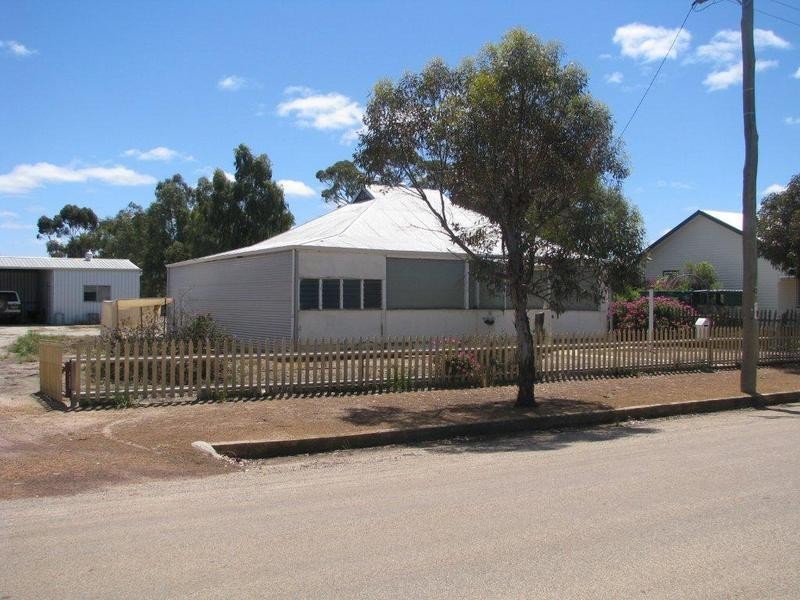 77 Hammond Street, Kellerberrin WA 6410