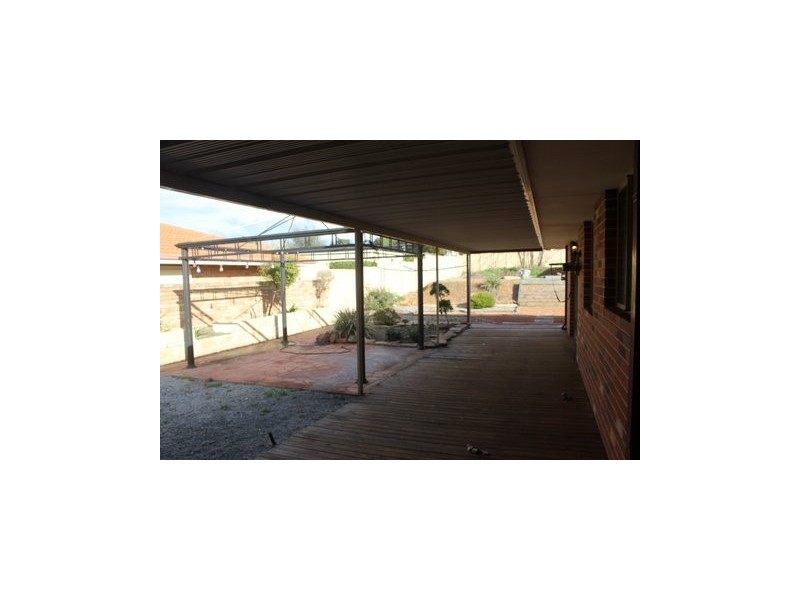 9 Maud Street, York WA 6302