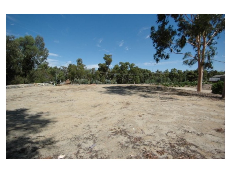 8 Redmile Road, York WA 6302