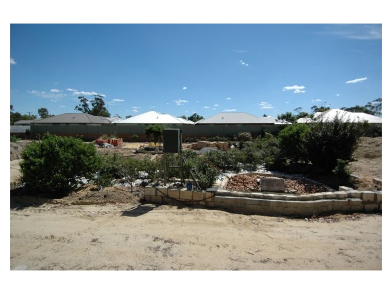 8 Redmile Road, York WA 6302