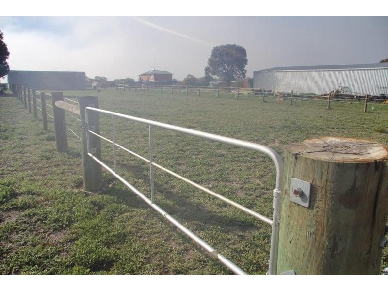 344 Badgin Road, Greenhills WA 6302