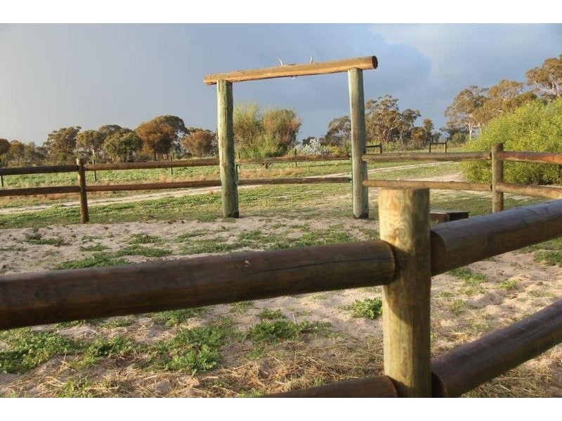 344 Badgin Road, Greenhills WA 6302