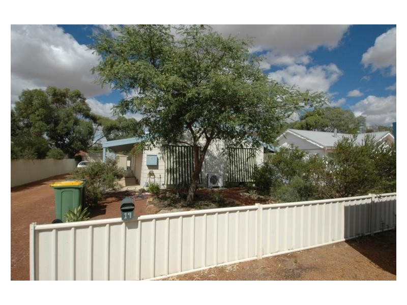 19 Railway Street, Beverley WA 6304