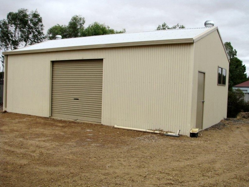 16 Hinckley Street, Kellerberrin WA 6410