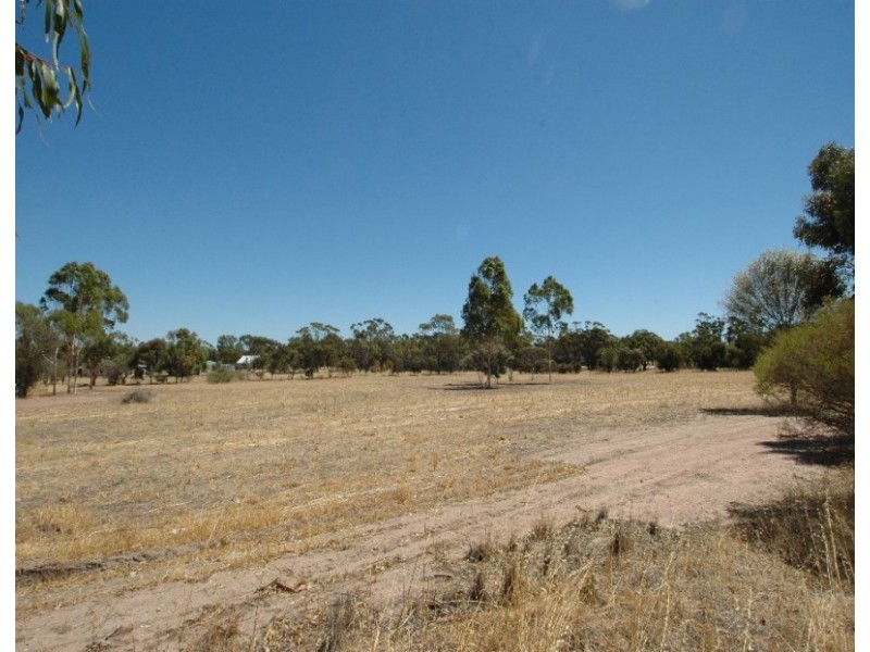 5 BROOKING, Beverley WA 6304