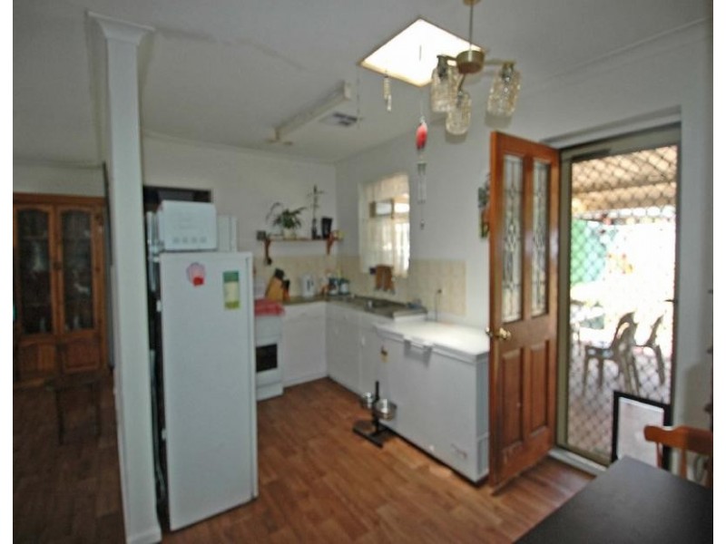 37 RHODES CR, Calista WA 6167