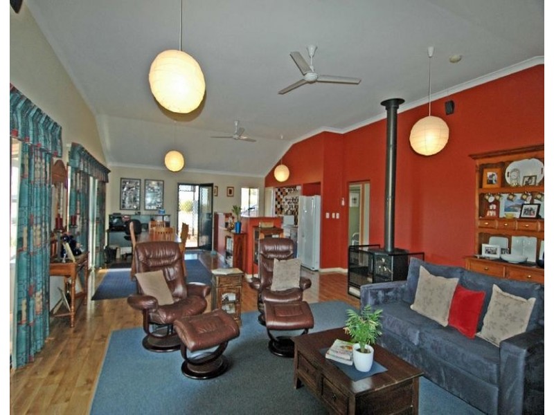 1 LANGSFORD, Beverley WA 6304