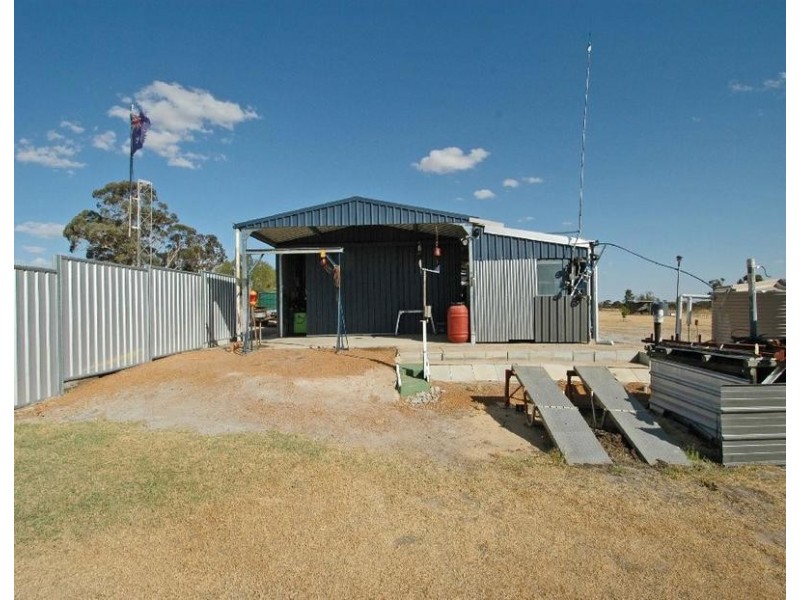 1 LANGSFORD, Beverley WA 6304