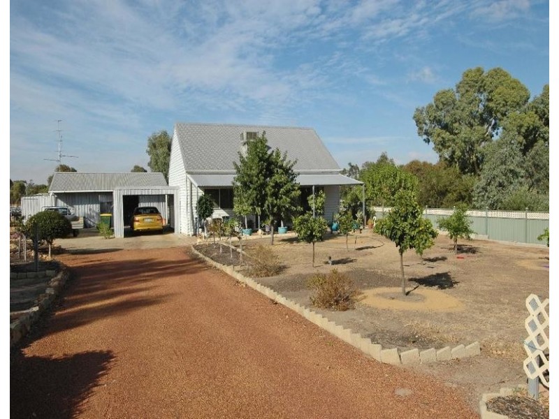 15 RADNOR ROAD, YORK WA, York WA 6302