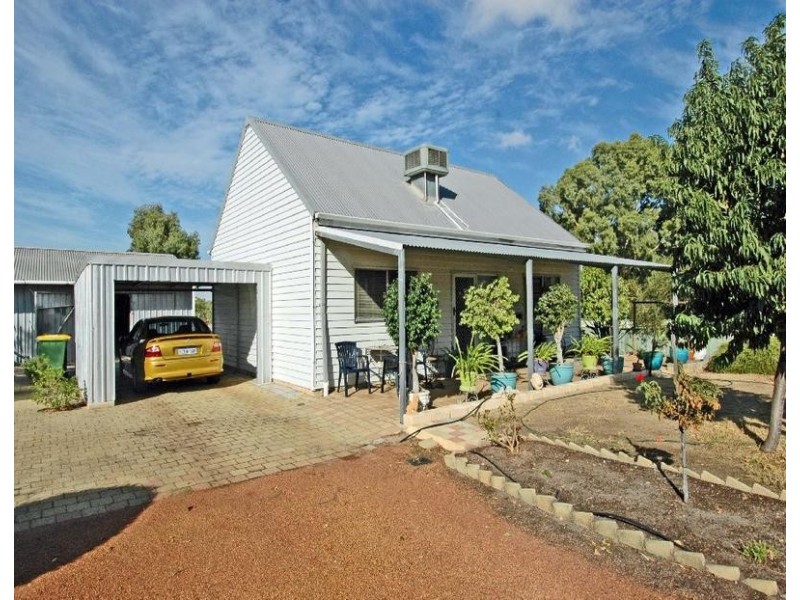15 RADNOR ROAD, YORK WA, York WA 6302