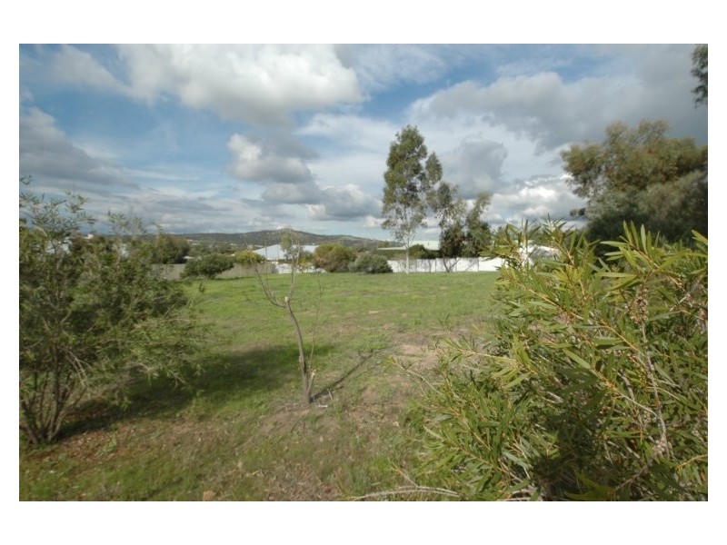 15 Plaudit Street, York WA 6302