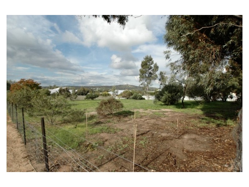 15 Plaudit Street, York WA 6302