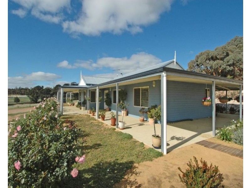 32 CRAIG RD, Jelcobine WA 6306